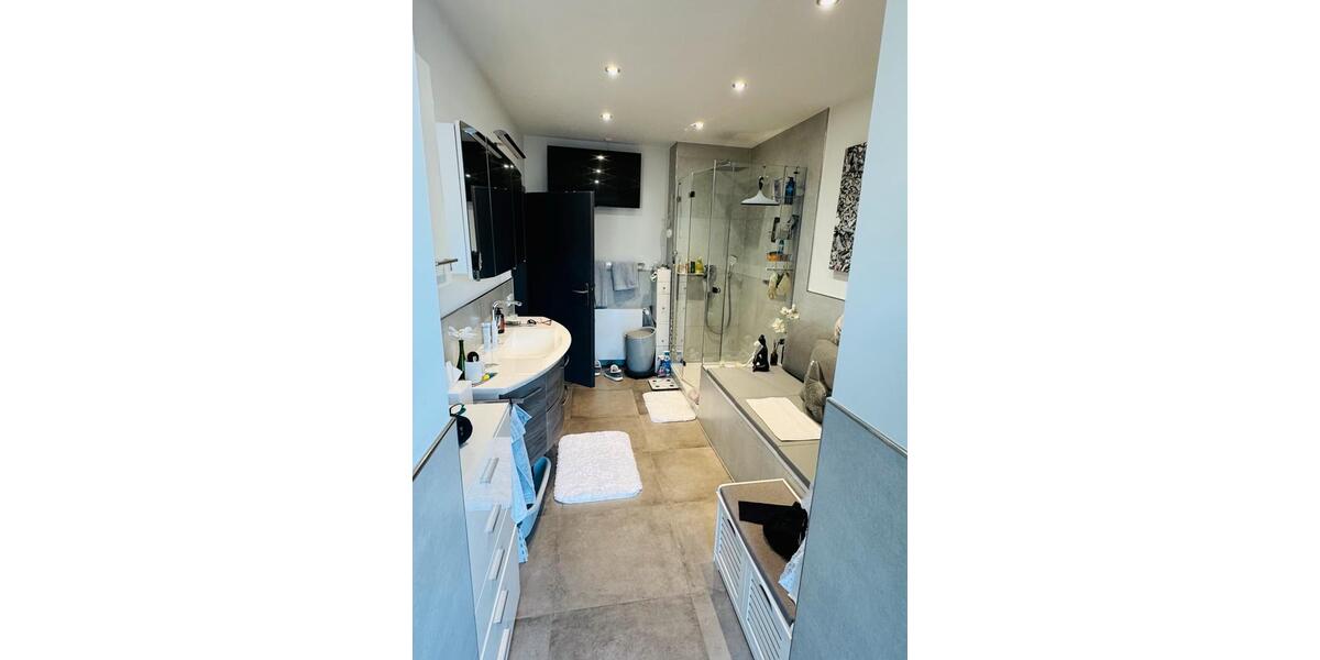 Hochparterre Solingen Ohligs - 5 Zimmer, 111 m&sup2;, 1.165&euro; | Angebot:25809202