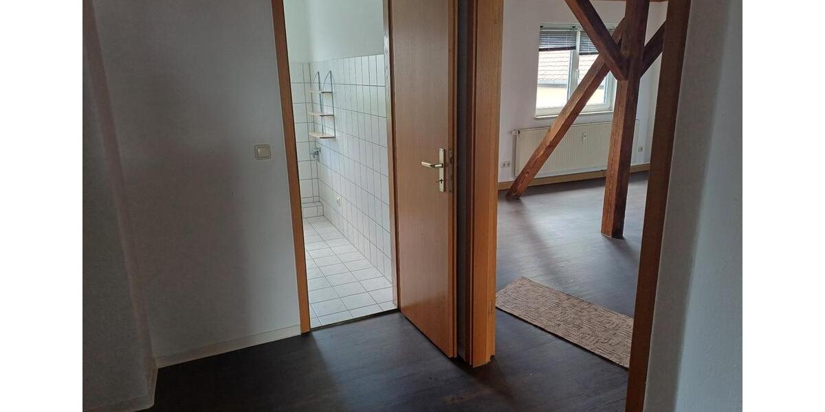 Dachgeschoßwohnung Apolda - 3 Zimmer, 75 m&sup2;, 395&euro; | Angebot:25540079