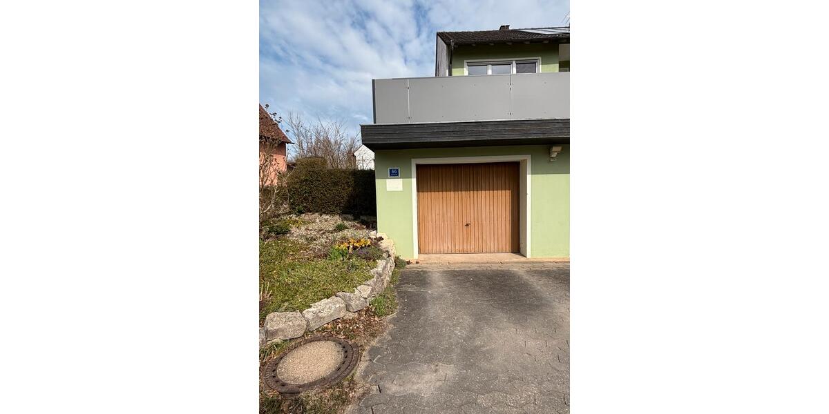 Etagenwohnung Absberg - 5 Zimmer, 106 m&sup2;, 840&euro; | Angebot:26040551