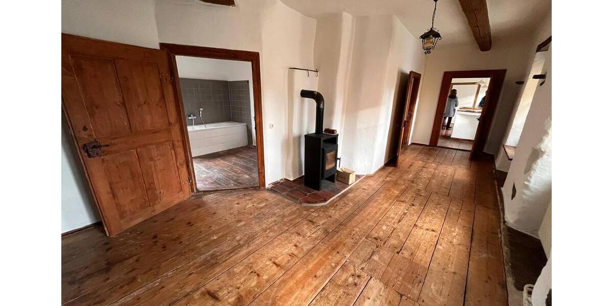 Etagenwohnung Neustadt an der Orla - 3 Zimmer, 70 m&sup2;, 450&euro; | Angebot:25994964