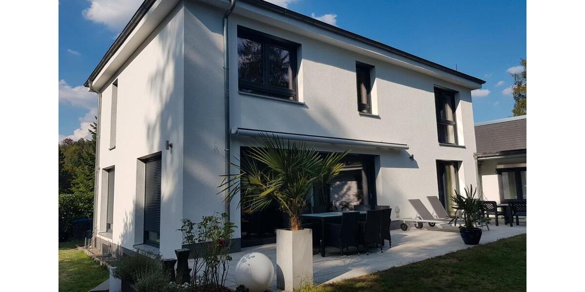 Einfamilienhaus Dreieich - 9 Zimmer, 300 m&sup2;, 4.200&euro; | Angebot:26336525