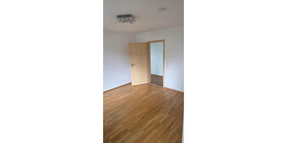 Etagenwohnung Illertissen - 2.5 Zimmer, 80 m&sup2;, 850&euro; | Angebot:26226850