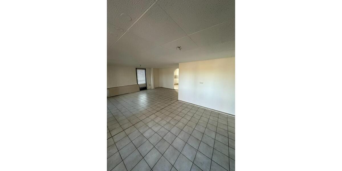 Einfamilienhaus Pleinfeld - 4 Zimmer, 200 m&sup2;, 1.400&euro; | Angebot:25408445