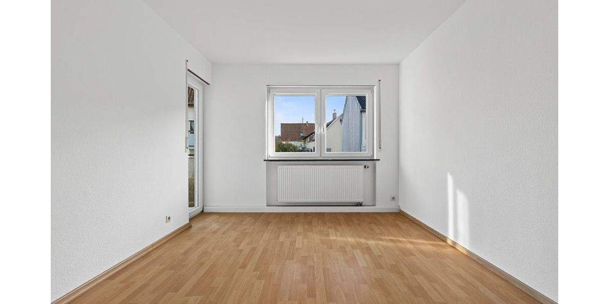 WG - Ready! Viel Platz, viel Licht - 4er WG mit 5 Zimmer möbliert mit 2 Balkonen in Knielingen 5 zimmer