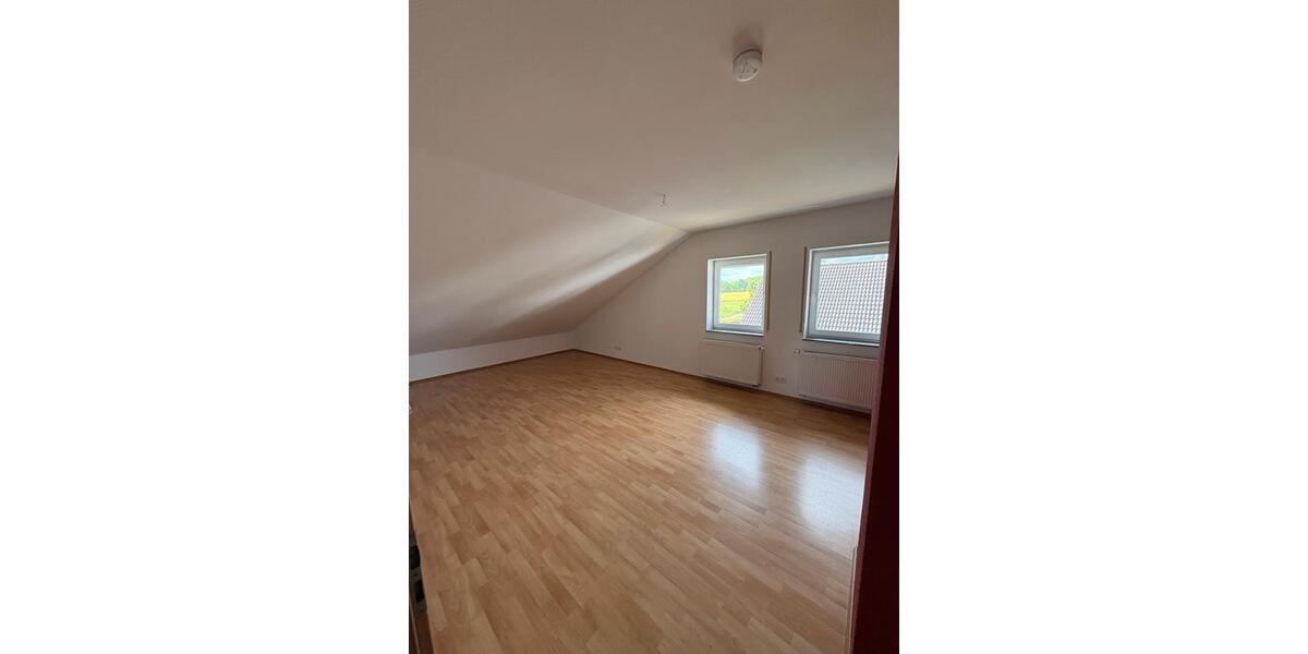 Dachgeschoßwohnung Limburg an der Lahn Eschhofen - 3 Zimmer, 70 m&sup2;, 600&euro; | Angebot:26598377