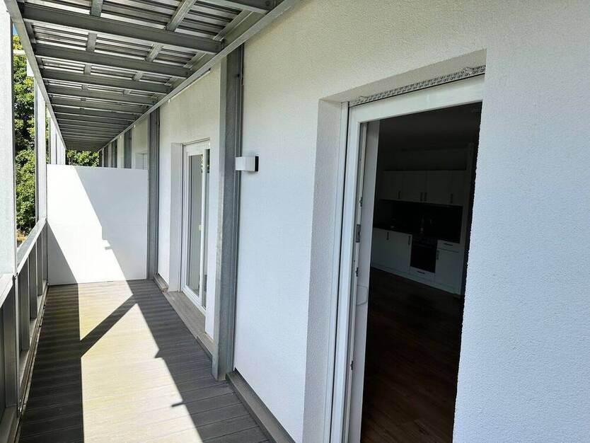 Moderne 1 Zimmer Wohnung KFW 55 mit Balkon, Einbauküche uvm.