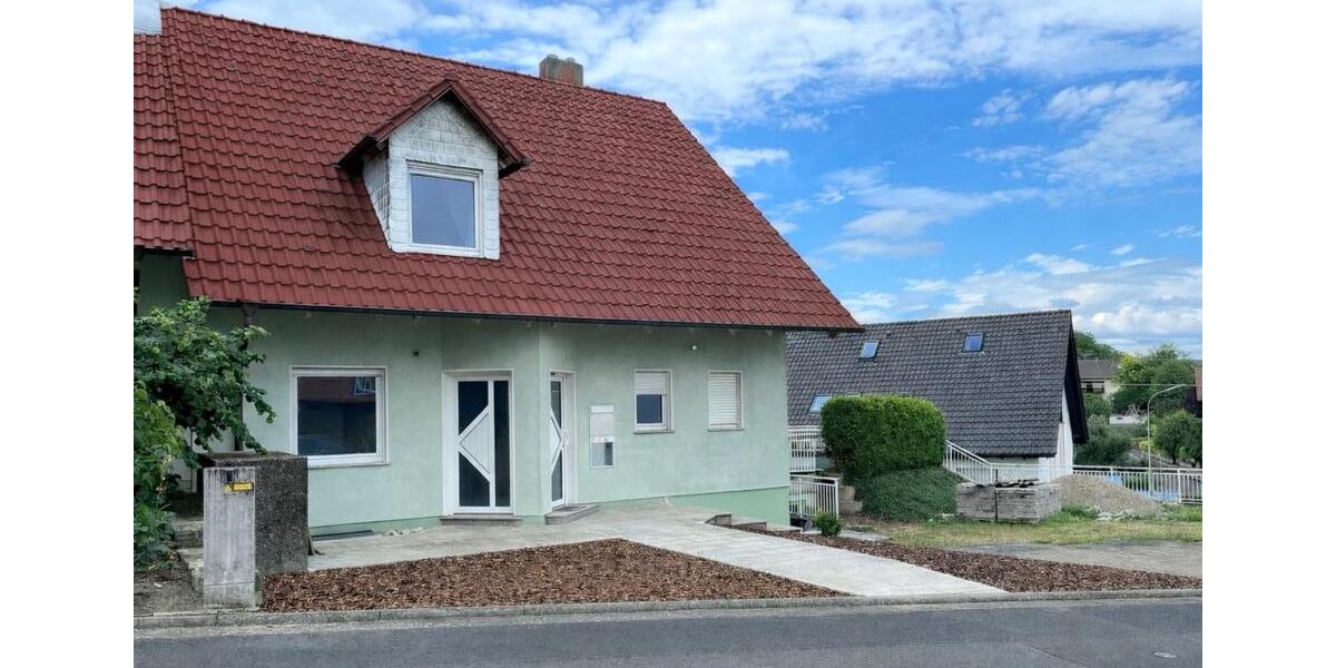 Doppelhaushälfte Werneck - 5.5 Zimmer, 150 m&sup2;, 1.500&euro; | Angebot:25239384