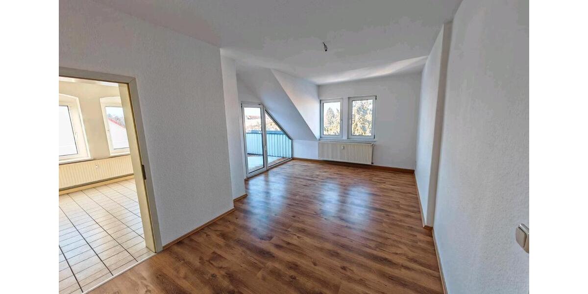 Dachgeschoßwohnung Leisnig - 3 Zimmer, 90 m&sup2;, 590&euro; | Angebot:24421120