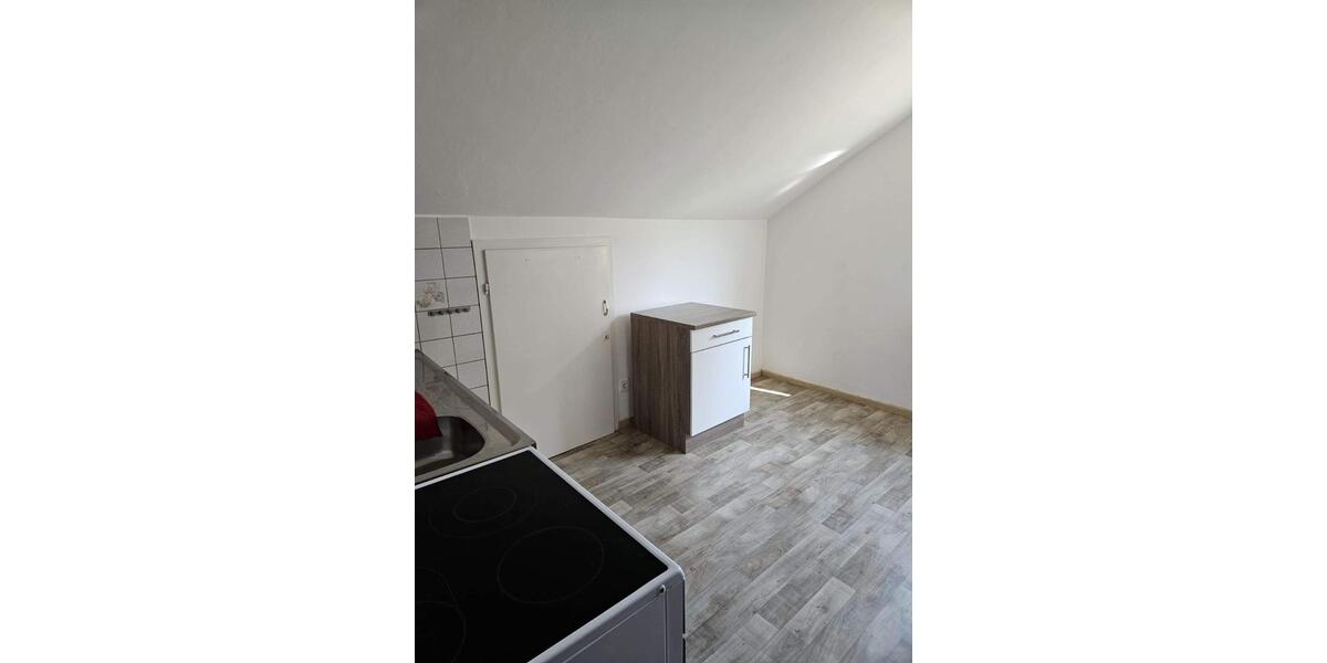 Sehr ruhige 2 Zimmer Dachgeschosswohnung 2 zimmer