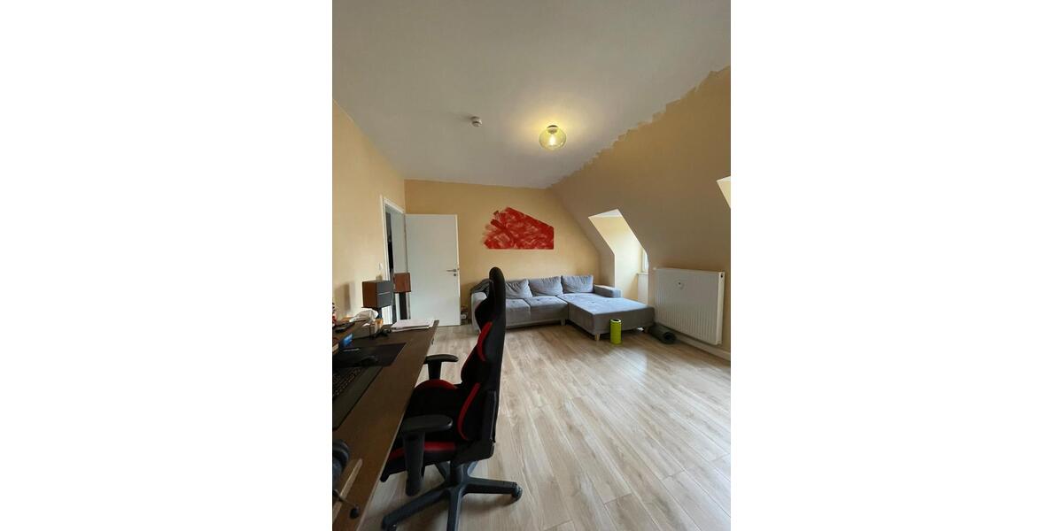 Dachgeschoßwohnung Nürnberg Gibitzenhof - 3 Zimmer, 80 m&sup2;, 700&euro; | Angebot:25274798