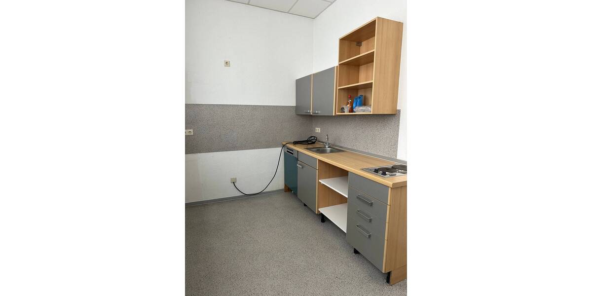 Gewerbeobjekt Würzburg Grombühl - 6 Zimmer, 187 m&sup2;, 1.500&euro; | Angebot:25667555