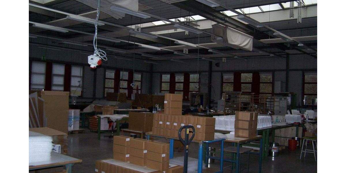 VermietungVerkauf 6.300 qm für ProduktionVertriebVerwaltung zimmer