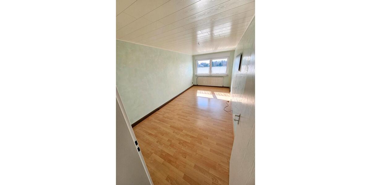 Etagenwohnung Bergneustadt - 3 Zimmer, 77 m&sup2;, 700&euro; | Angebot:26618880