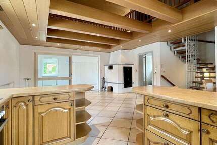 Haus Neufahrn in Niederbayern - 6 Zimmer, 207 m&sup2;, 1.500&euro; | Angebot:21316523