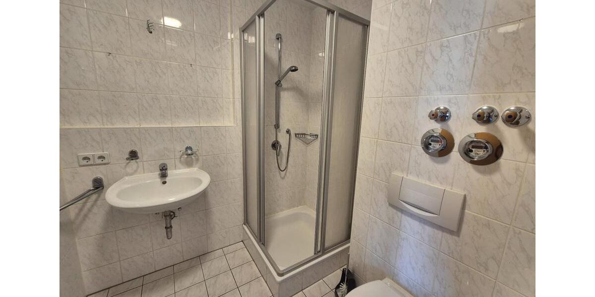 Etagenwohnung Glauchau - 1 Zimmer, 32 m&sup2;, 205&euro; | Angebot:26547531