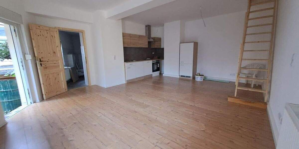 Etagenwohnung Bernburg Bergstadt - 3 Zimmer, 90 m&sup2;, 585&euro; | Angebot:25726598