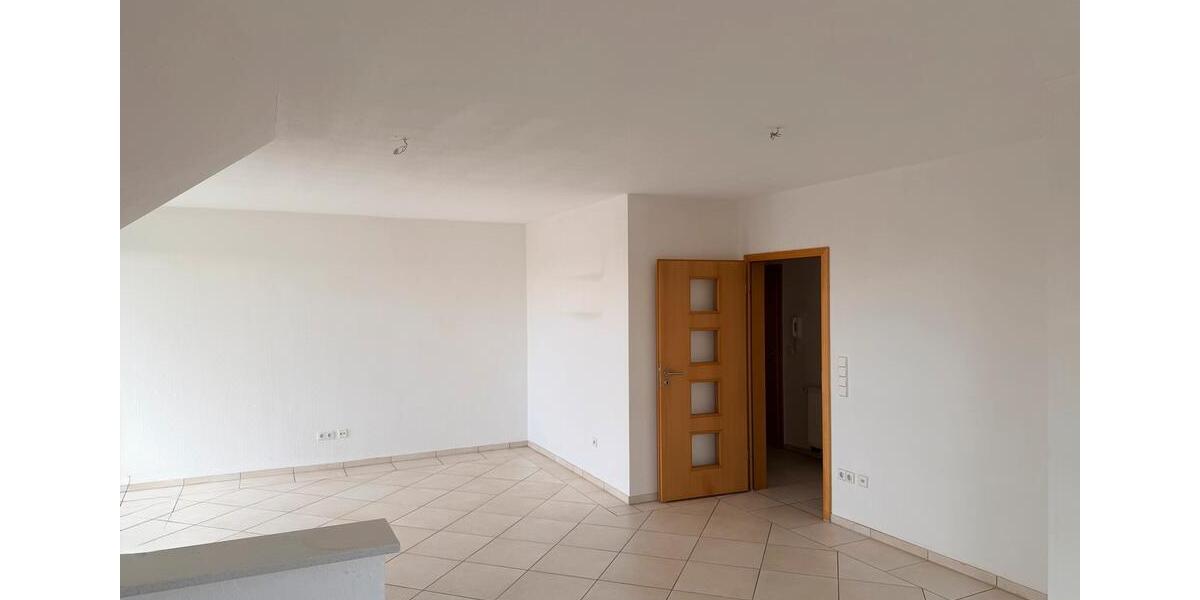 Dachgeschoßwohnung Schloß Holte-Stukenbrock Stukenbrock - 3 Zimmer, 82 m&sup2;, 780&euro; | Angebot:25300122