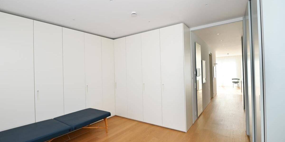 Etagenwohnung Ludwigsburg Ost - 4 Zimmer, 196 m&sup2;, 2.350&euro; | Angebot:23637196