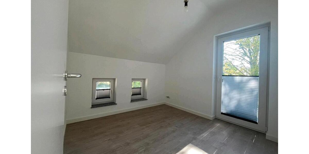 Dachgeschoßwohnung Röbel/Müritz Müritz - 2 Zimmer, 40 m&sup2;, 440&euro; | Angebot:26032253