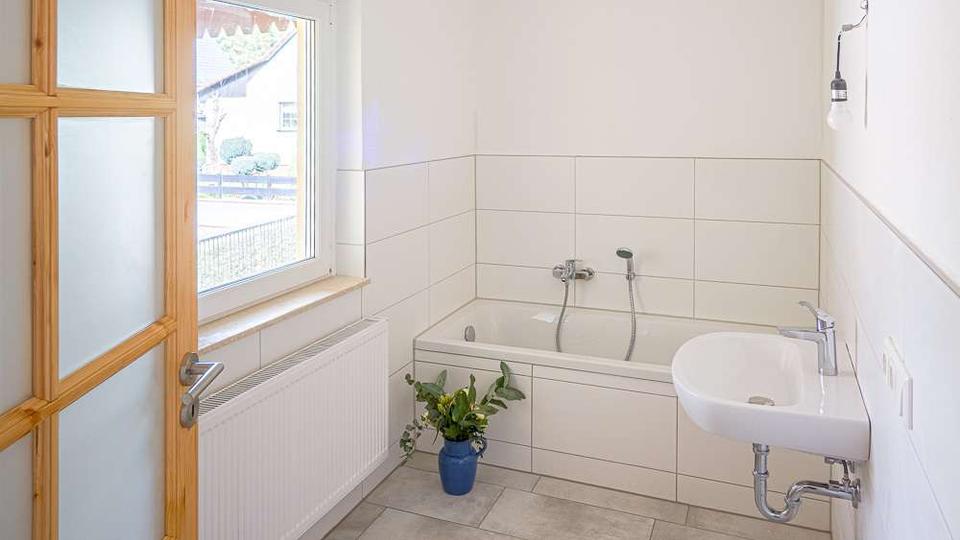 Einfamilienhaus Döbern - 5 Zimmer, 140 m&sup2;, 1.200&euro; | Angebot:25854132