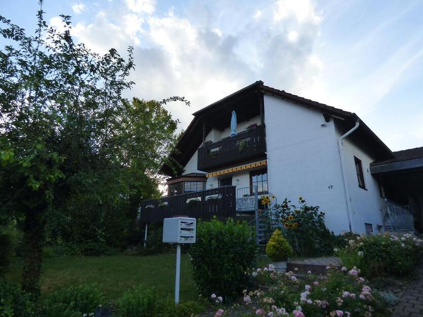 Stilvolle 5-Zimmer-Maisonette-Wohnung mit geh. Innenausstattung