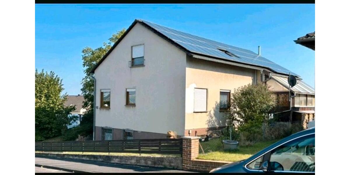 Dachgeschoßwohnung Borken (Hessen) - 3 Zimmer, 108 m&sup2;, 860&euro; | Angebot:26552811