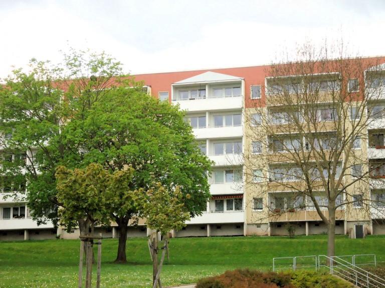 4-Zimmer-Wohnung mit großem WohnZimmer und Balkon