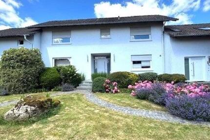 Wohnen auf Zeit Karben - 5 Zimmer, 200 m&sup2;, 390&euro; | Angebot:25208916