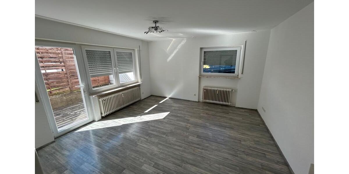 Erdgeschoßwohnung Weinstadt - 3 Zimmer, 83 m&sup2;, 1.200&euro; | Angebot:26593068