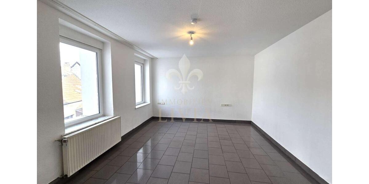 Etagenwohnung Saarbrücken Dudweiler - 5 Zimmer, 227 m&sup2;, 1.300&euro; | Angebot:25054278