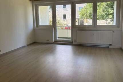 Wohnung Dorfhain - 3 Zimmer, 67 m&sup2;, 398&euro; | Angebot:26908316