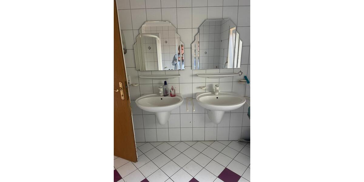 Etagenwohnung Friesoythe - 3 Zimmer, 140 m&sup2;, 900&euro; | Angebot:26498275