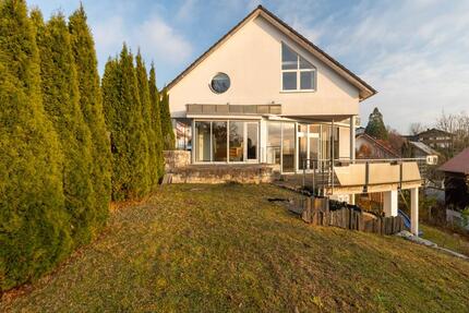 Haus Essenbach - 6 Zimmer, 180 m&sup2;, 2.500&euro; | Angebot:24787569