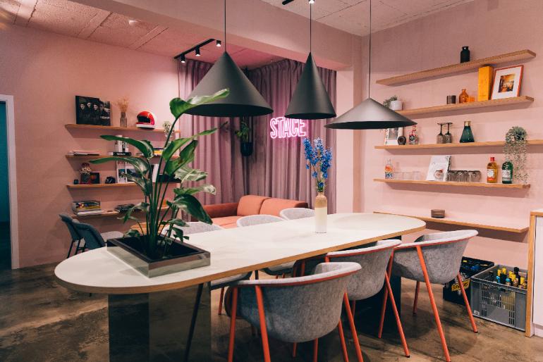 Fixdesk im Design Stace-Office Stuttgart MitteOst für creative Coworker - All-in-Miete zimmer