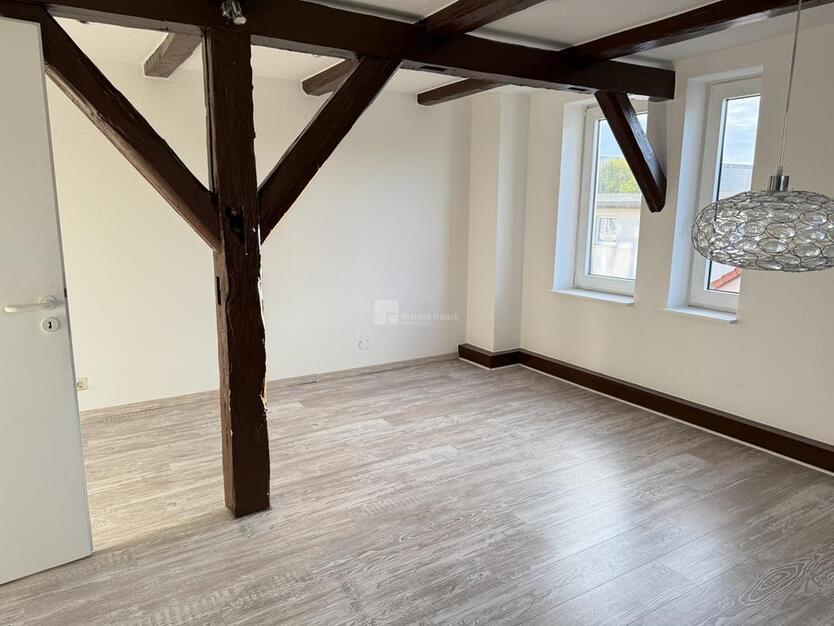 Schönes Wohnen in der City - geräumige 2,5 Zimmer + Galerie mit Ausblick über die Dächer der Stadt zimmer