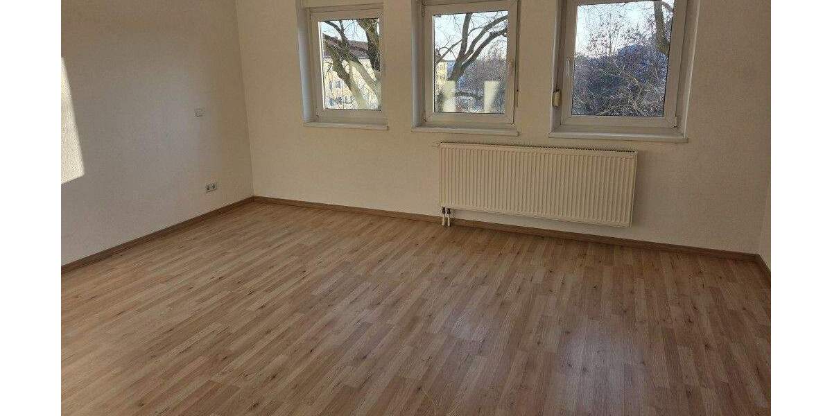 Etagenwohnung Senftenberg - 2 Zimmer, 72 m&sup2;, 460&euro; | Angebot:25781181