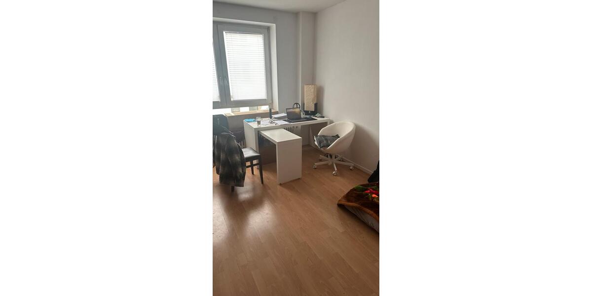 Ein großes Raum (vollmobilisiert) 3 zimmer