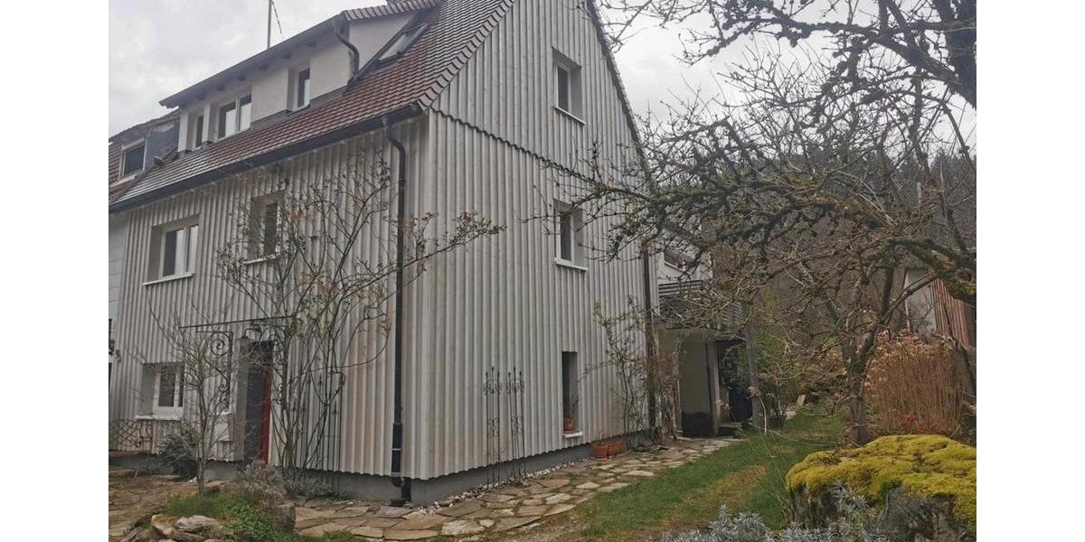 Wohnen auf Zeit Freiburg im Breisgau Haslach - 1 Zimmer, 140 m&sup2;, 550&euro; | Angebot:26218661