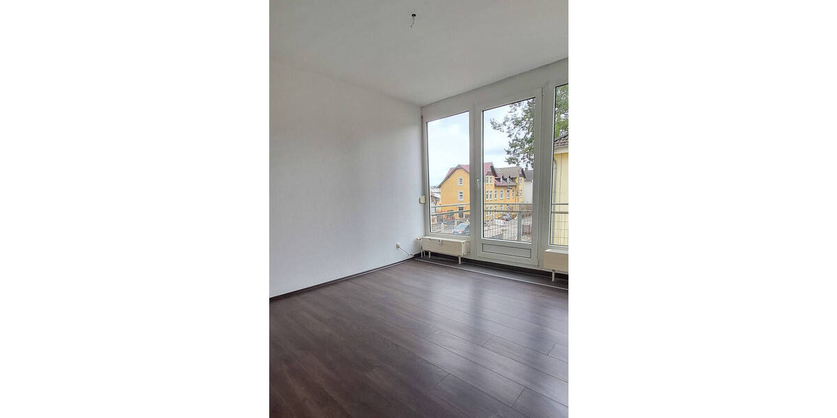 Etagenwohnung Saalfeld - 2 Zimmer, 92 m&sup2;, 690&euro; | Angebot:26486199