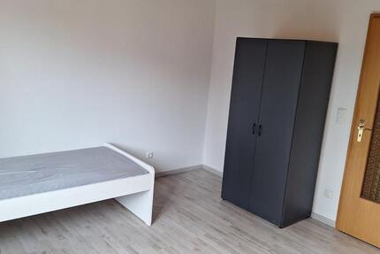 2 WG Zimmern ( Ab sofort ) 7 zimmer