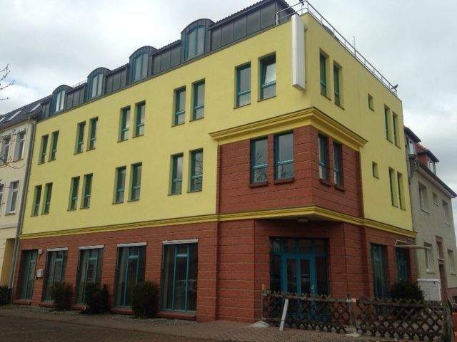 Etagenwohnung Güstrow Schweriner Vorstadt - 4 Zimmer, 74 m&sup2;, 666&euro; | Angebot:24635988