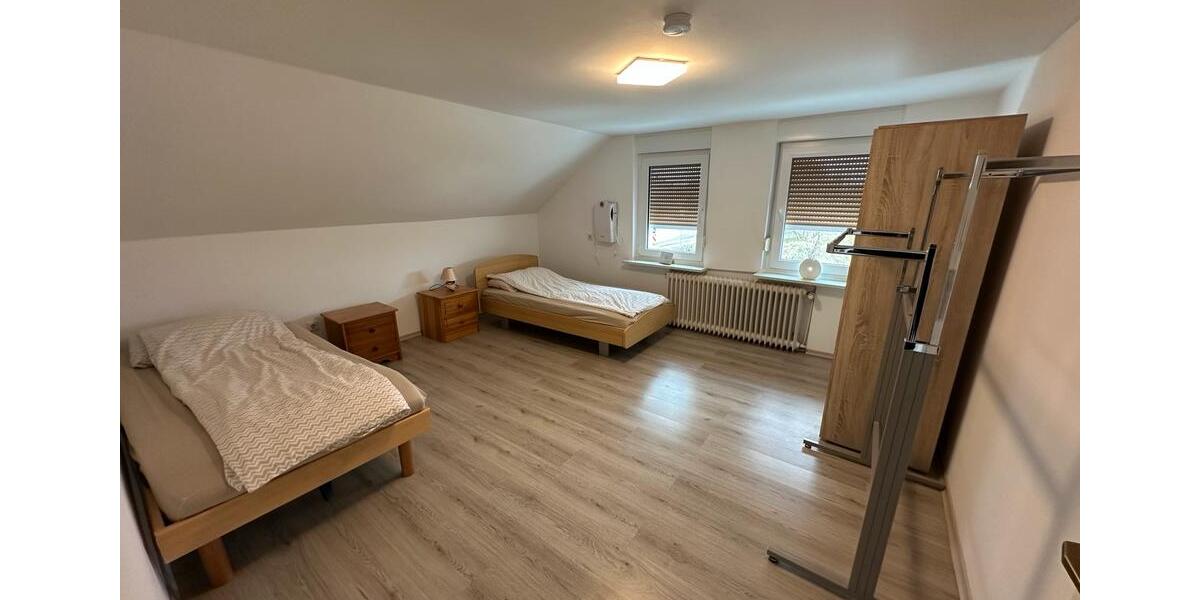 Wohnen auf Zeit Schortens - 6 Zimmer, 180 m&sup2;, 150&euro; | Angebot:26119359