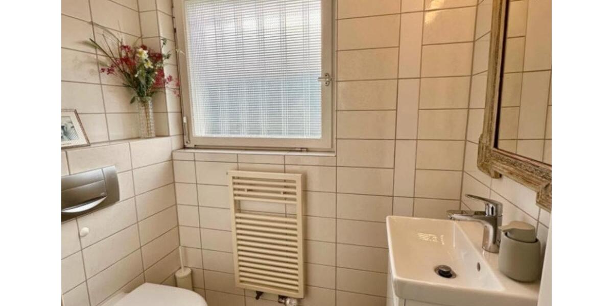 Etagenwohnung Freiburg im Breisgau Ebnet - 1.5 Zimmer, 28 m&sup2;, 690&euro; | Angebot:26044411