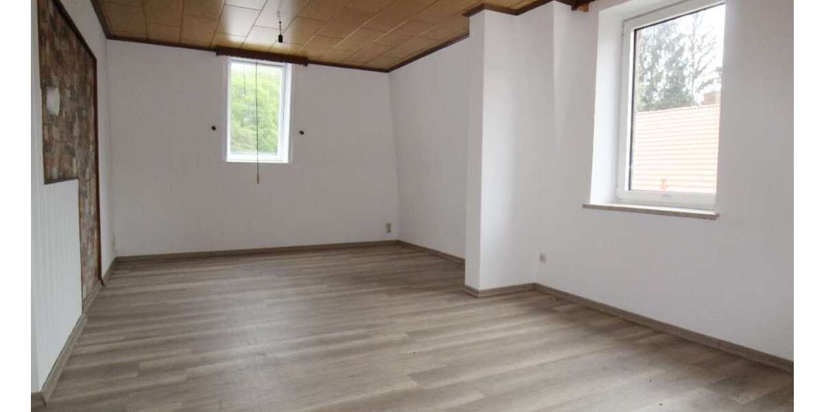 Etagenwohnung Lunzenau - 4 Zimmer, 81 m&sup2;, 430&euro; | Angebot:25017279