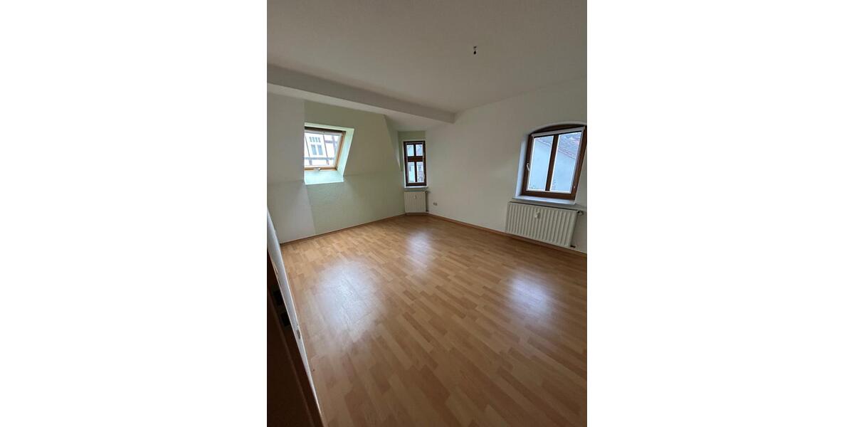 Dachgeschoßwohnung Niedenstein - 4 Zimmer, 94 m&sup2;, 600&euro; | Angebot:25340606