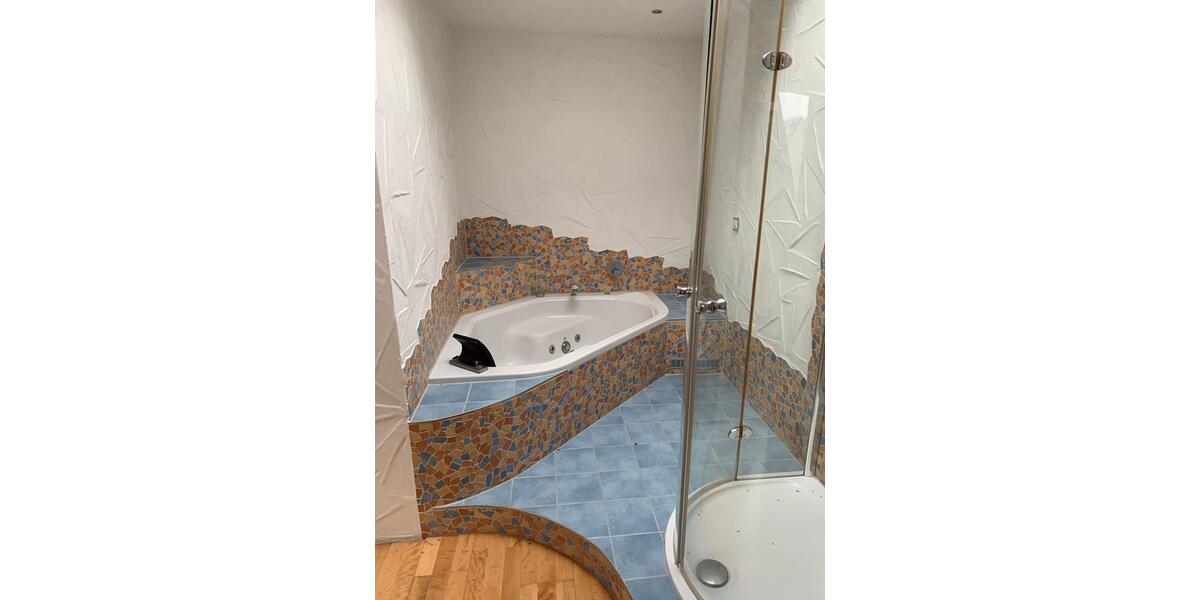 Dachgeschoßwohnung Bad Hersfeld - 3 Zimmer, 129 m&sup2;, 950&euro; | Angebot:25977136