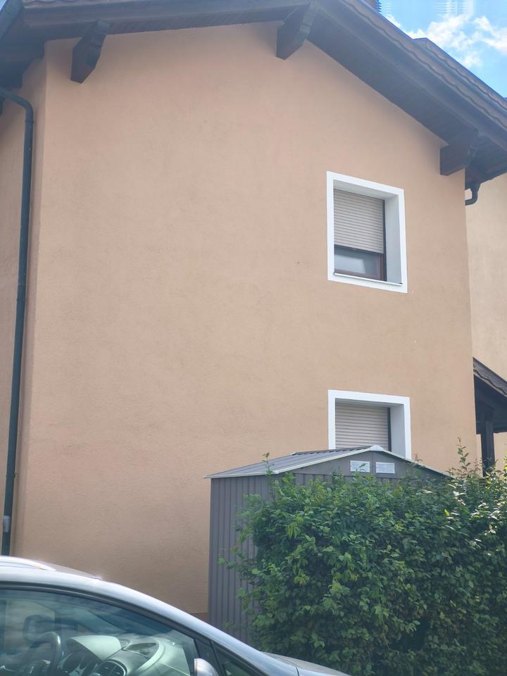 schöne 3 Zimmer-Wohnung mit Garten und überdachter Terrasse