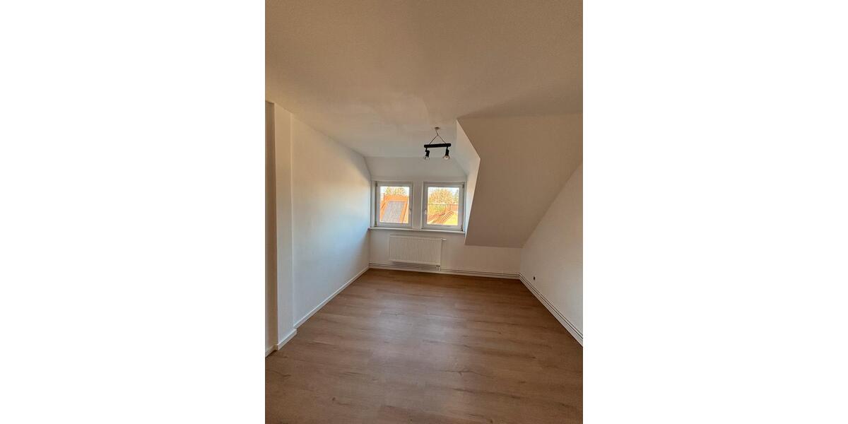 Dachgeschoßwohnung Südheide Unterlüß - 4 Zimmer, 35 m&sup2;, 400&euro; | Angebot:24585269