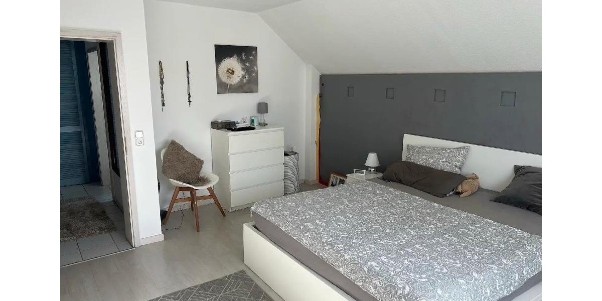 Dachgeschoßwohnung Hochheim am Main - 2 Zimmer, 72 m&sup2;, 870&euro; | Angebot:26232513