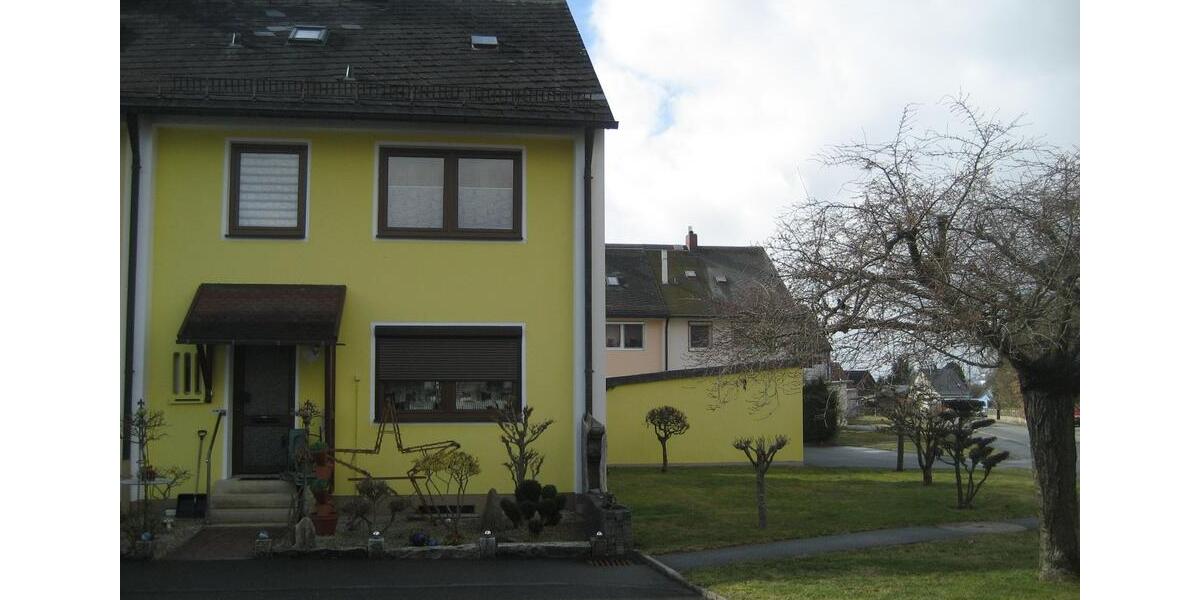 Reihenhaus Selb - 6 Zimmer, 120 m&sup2;, 995&euro; | Angebot:25568547